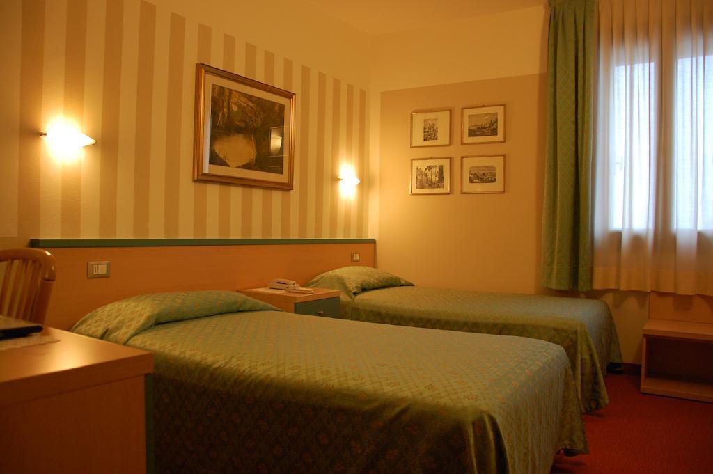 Hotel Belie San Martino di Lupari الغرفة الصورة